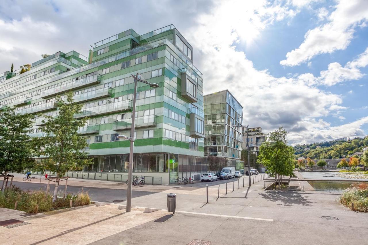 Lyon Confluence - Duplex Au Calme Avec Parking Prive En Option Apartment Luaran gambar
