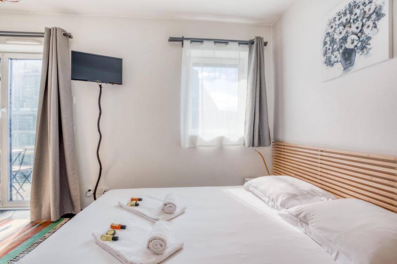 Lyon Confluence - Duplex Au Calme Avec Parking Prive En Option Apartment Luaran gambar