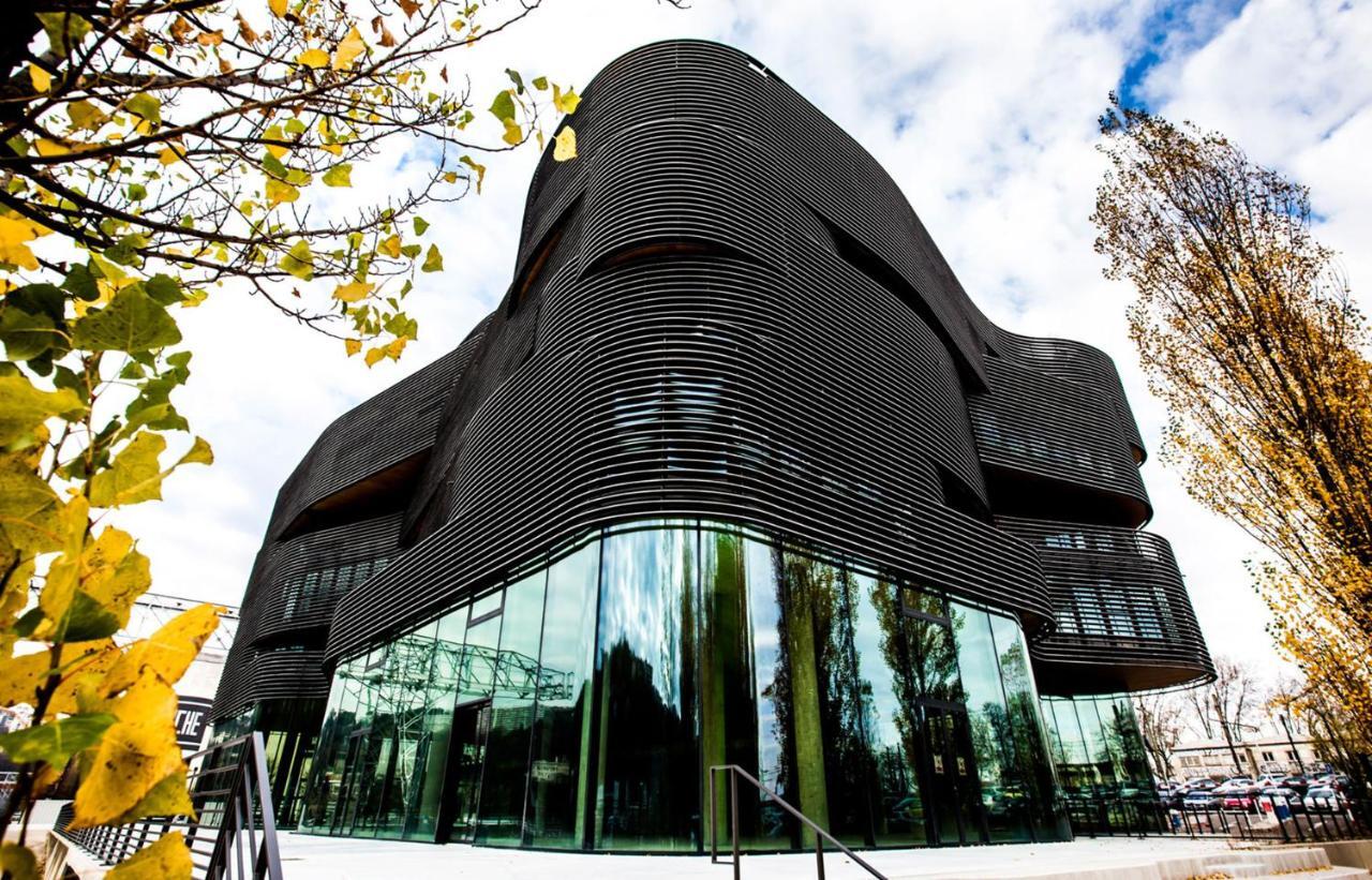 Lyon Confluence - Duplex Au Calme Avec Parking Prive En Option Apartment Luaran gambar